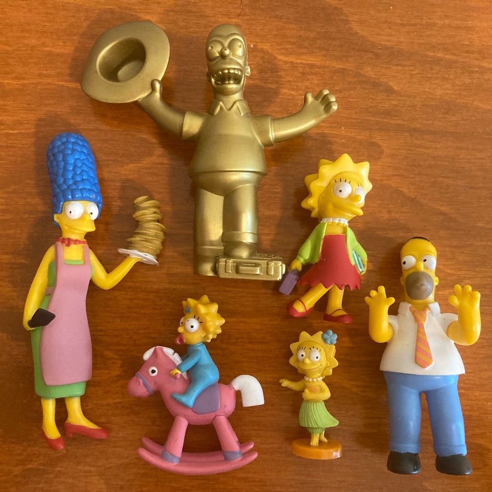 2006-2007 The Simpsons Figures (Homer, Lisa, Marge, Maggie)